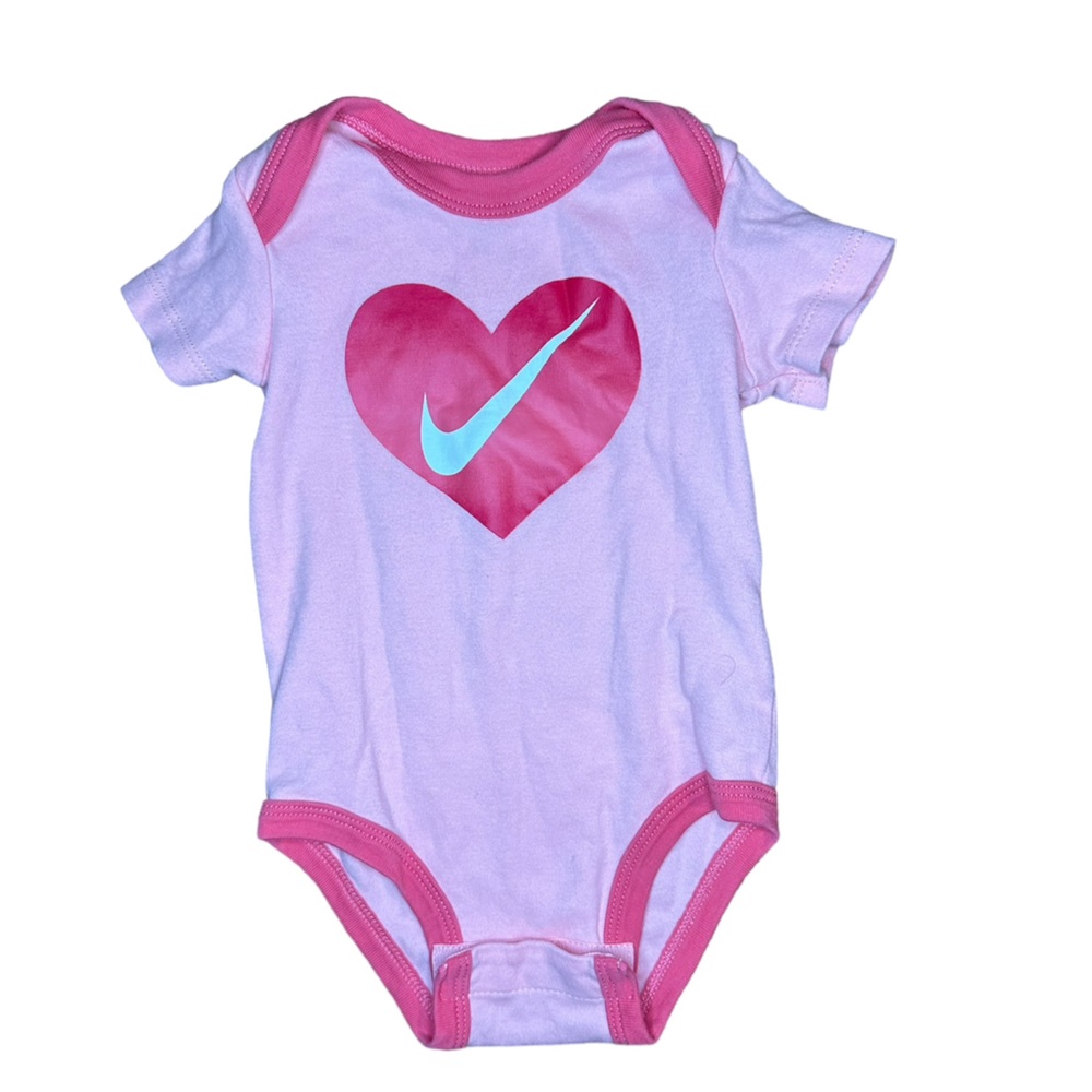 Baby Girl Nike Onesie SIZE: 6/9M